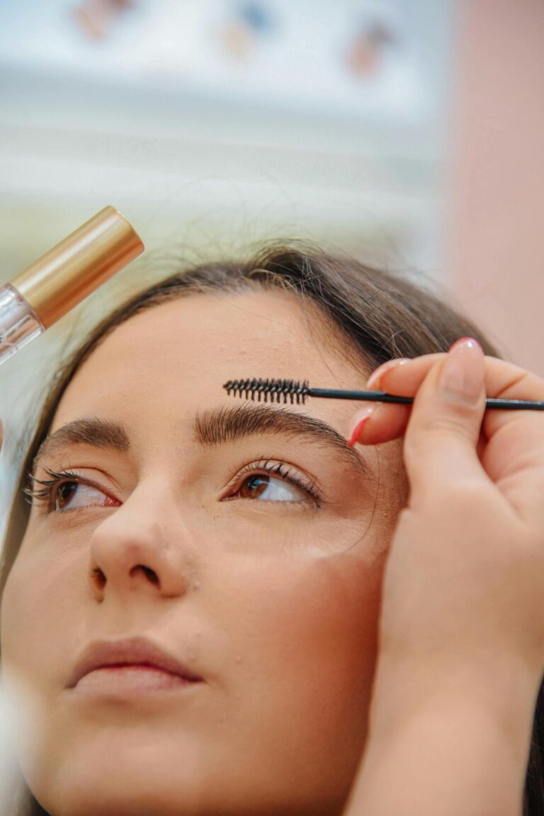 depilación de cejas en Villanueva de la Cañada